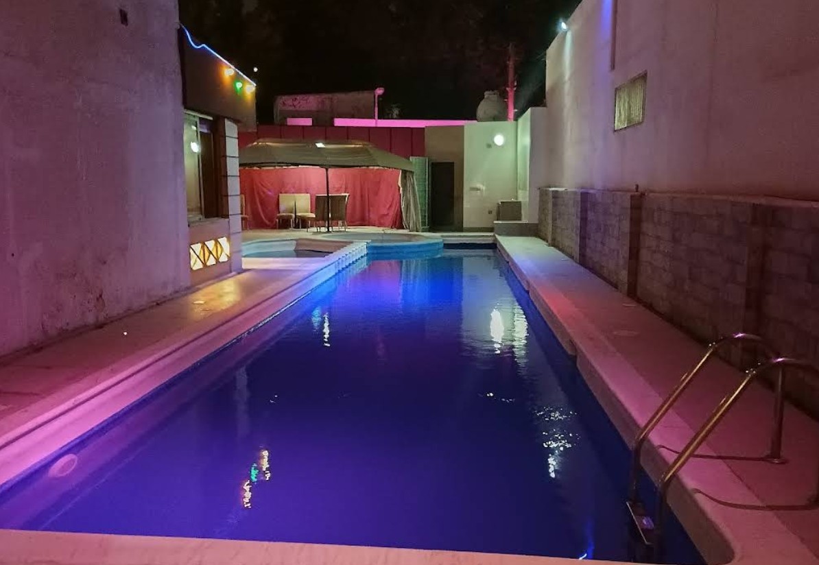 D Pool Lounge