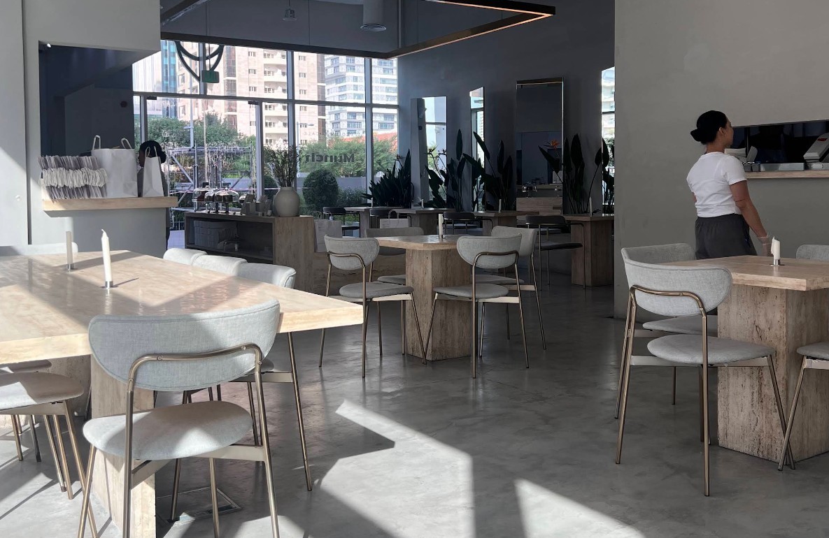 Medium Locale Cafe Lusail
