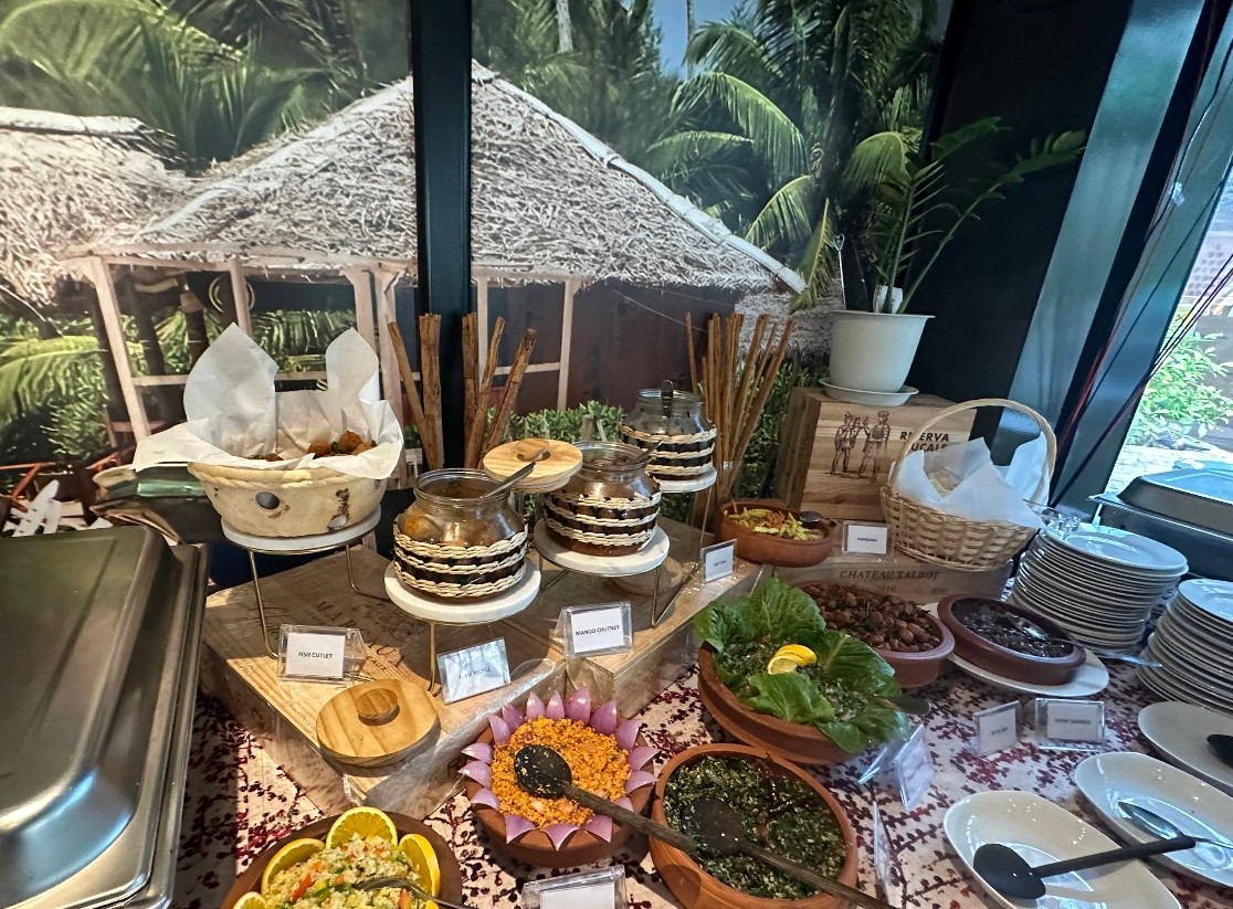 Food & Drinks