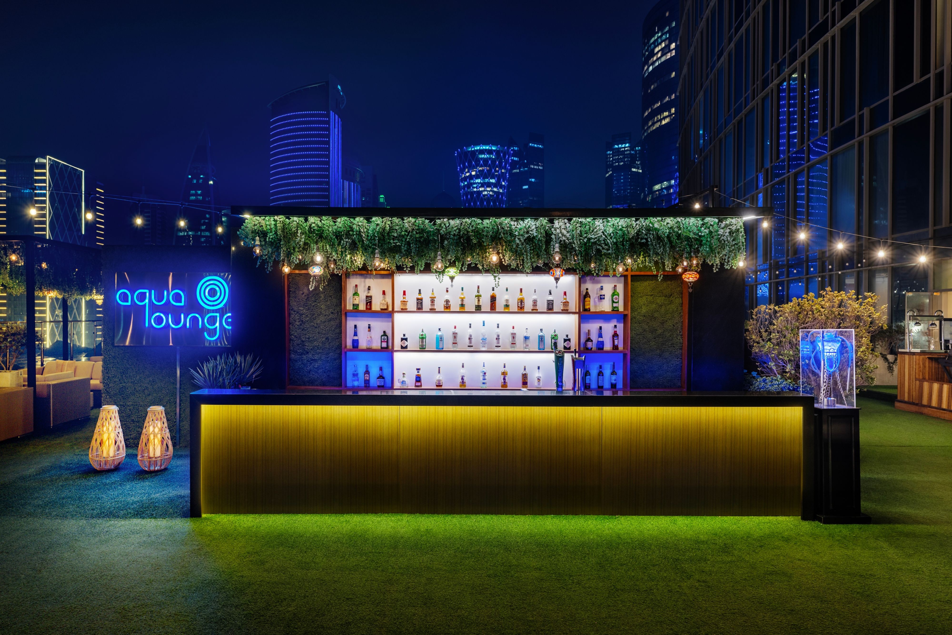 Aqua Lounge
