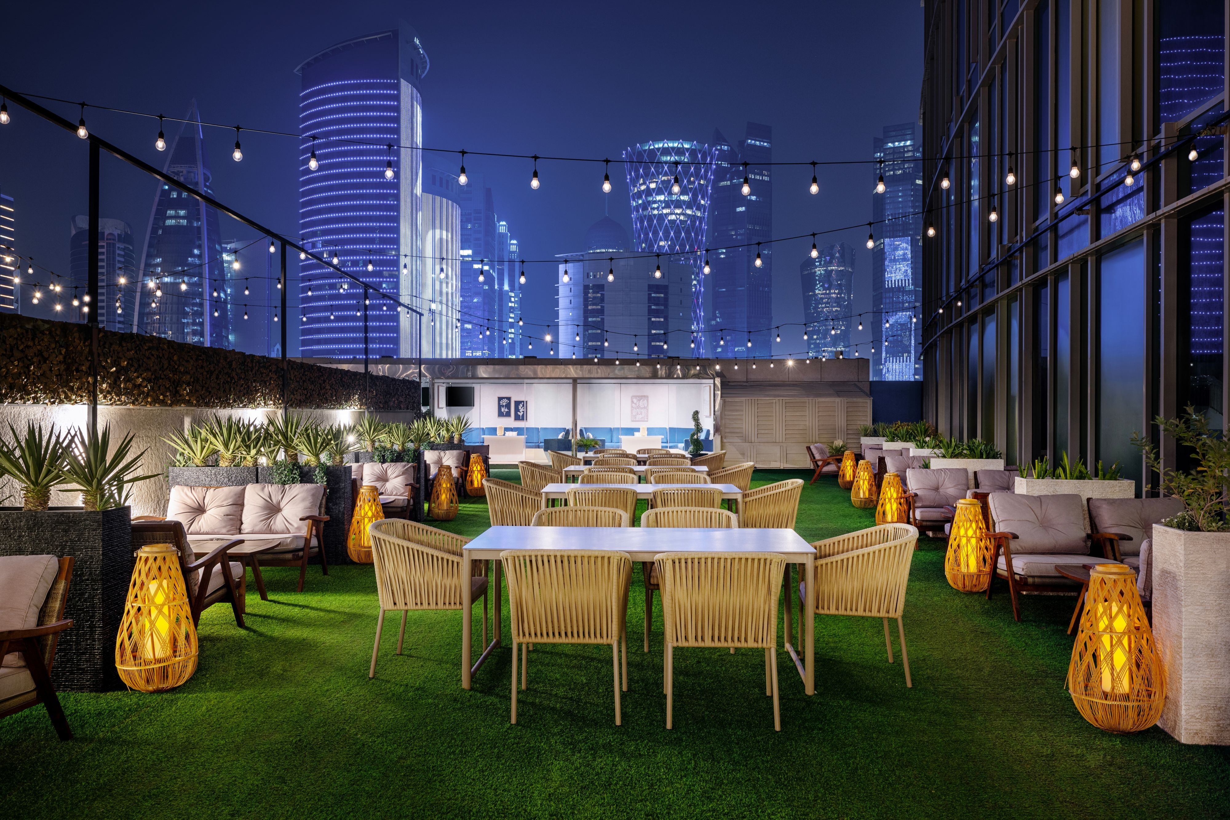 Aqua Lounge