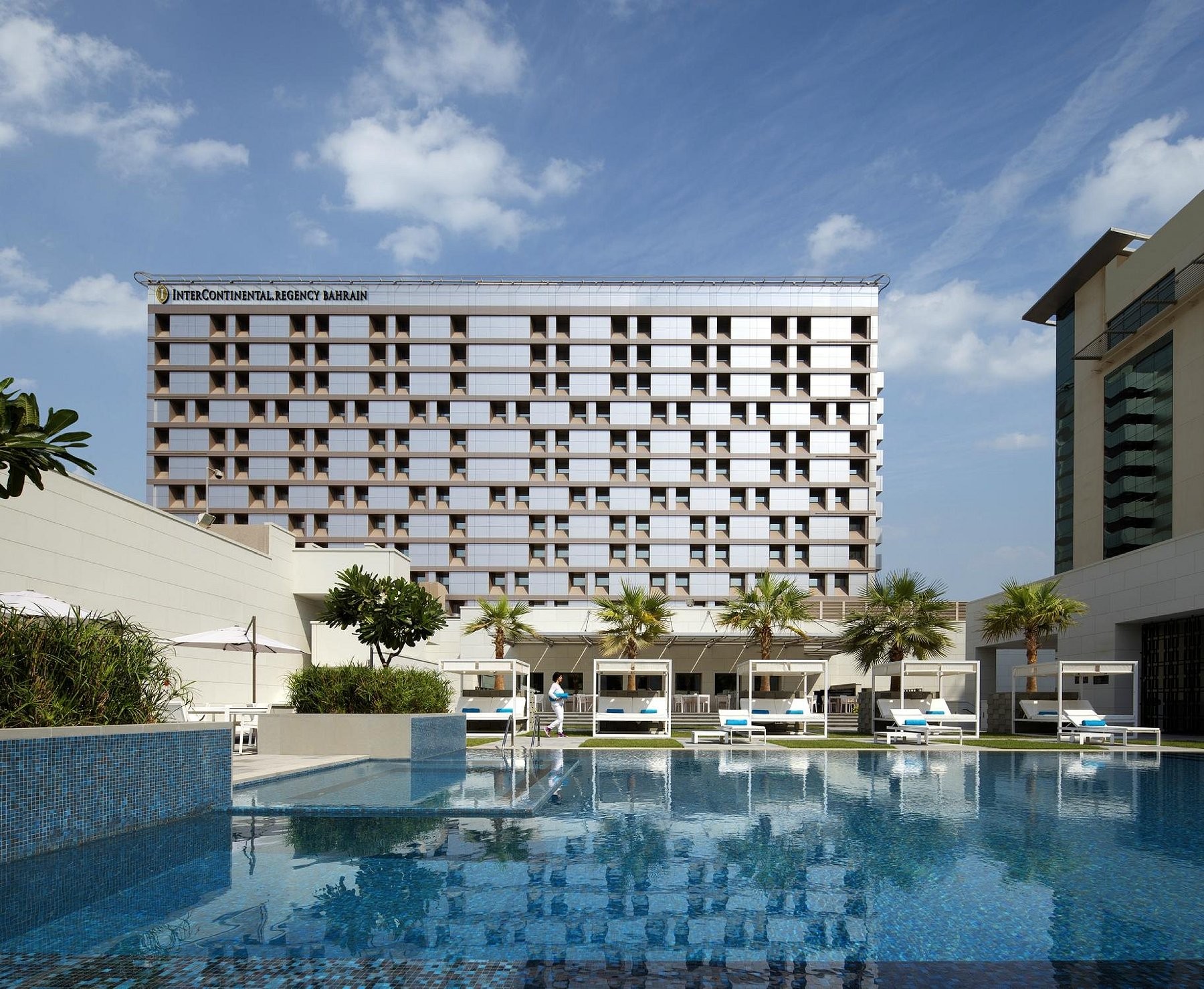 Elements Pool  Lounge   Manama
