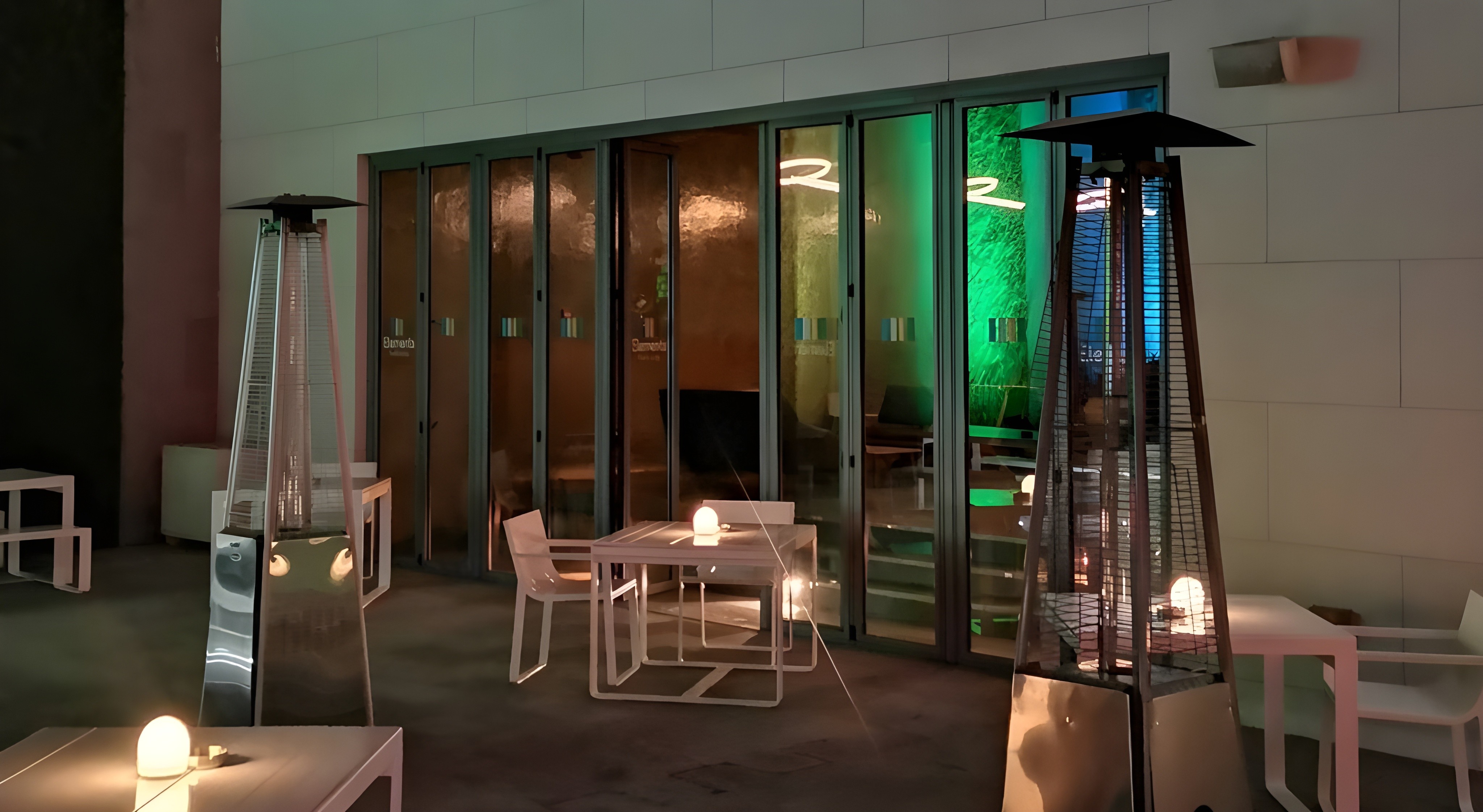 Elements Pool  Lounge   Manama