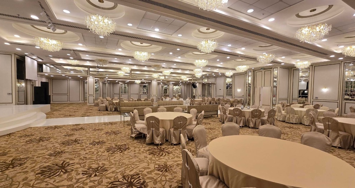 New Seasons Hall