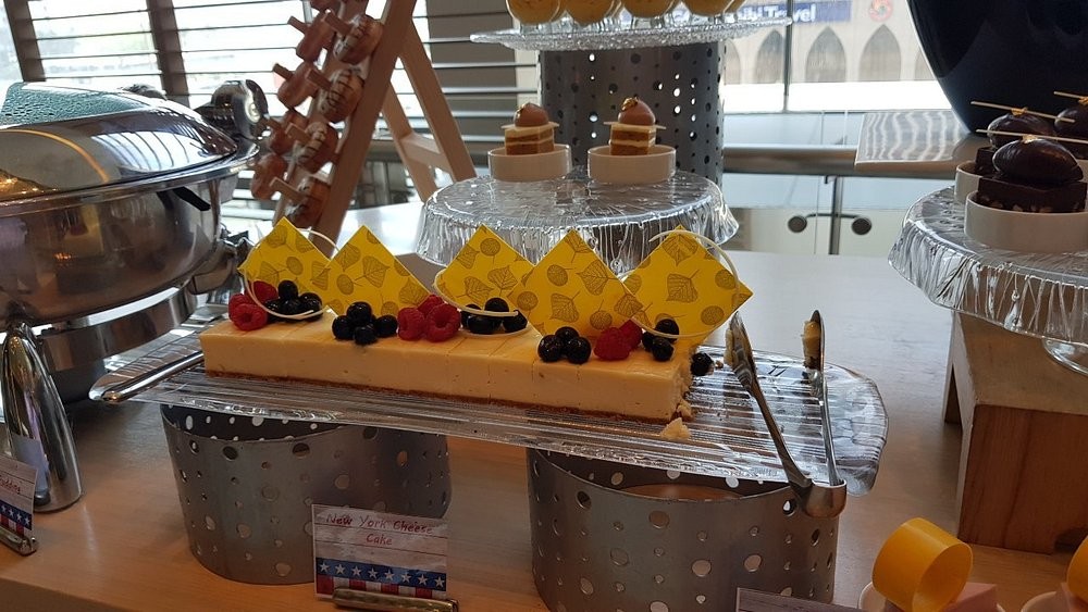 Food & Drinks