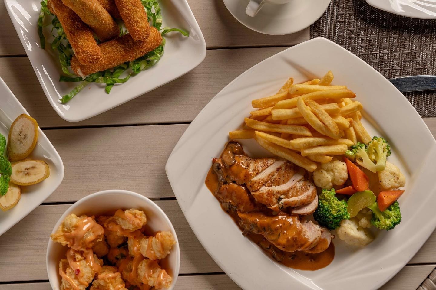 Food & Drinks