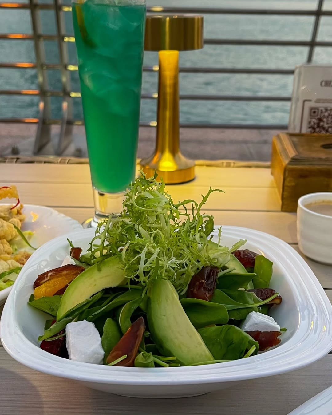 Food & Drinks