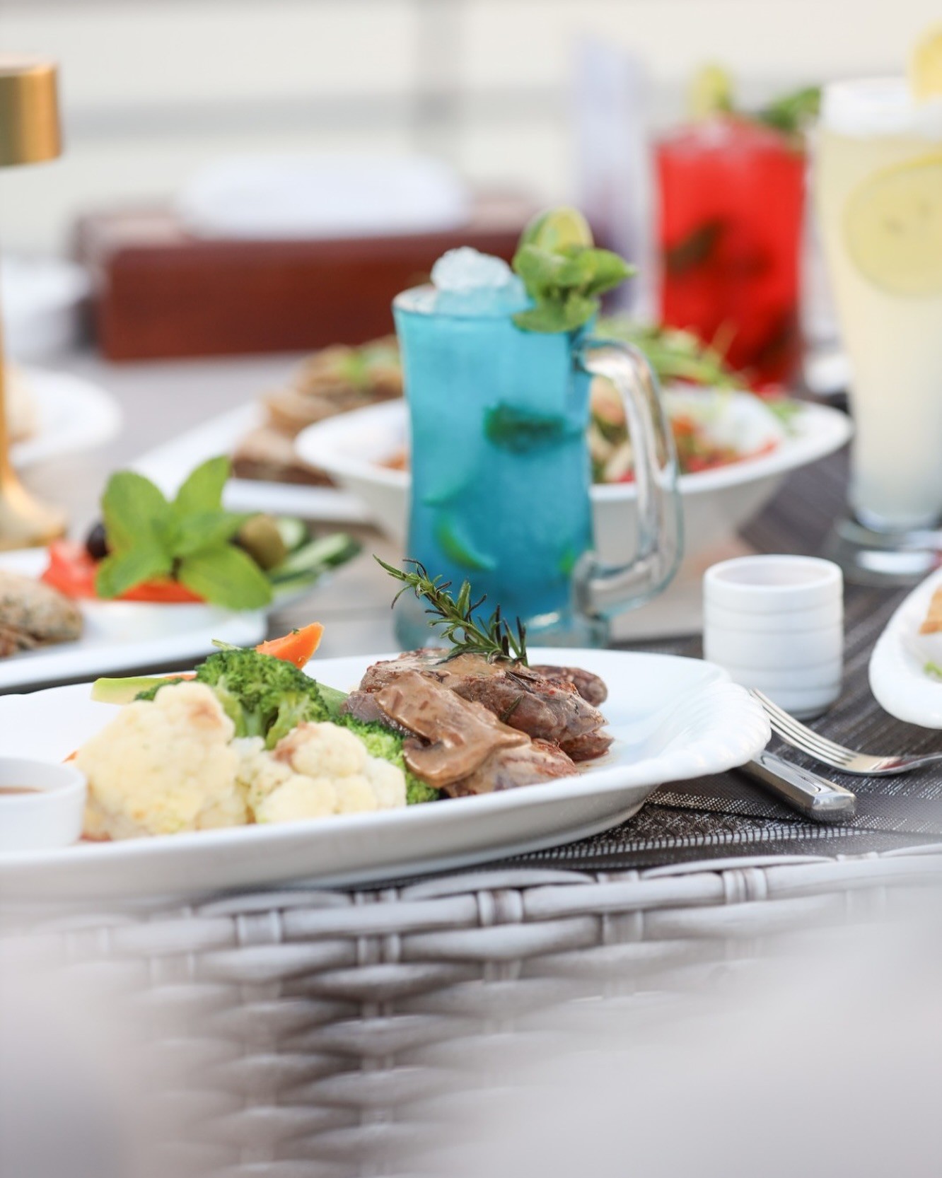 Food & Drinks