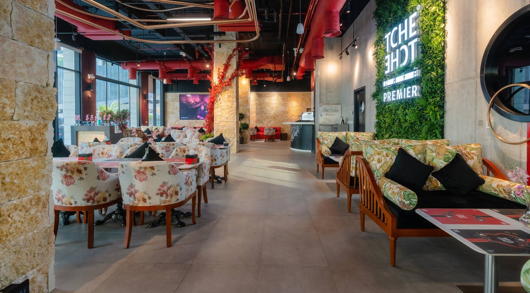 Tche Tche Premier Restaurant & Cafe Wyndham Westbay