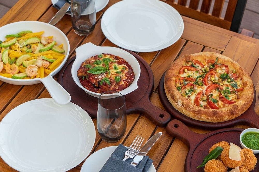 Food & Drinks