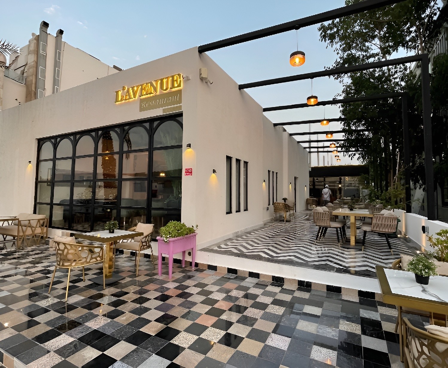 L'avenue Cafe