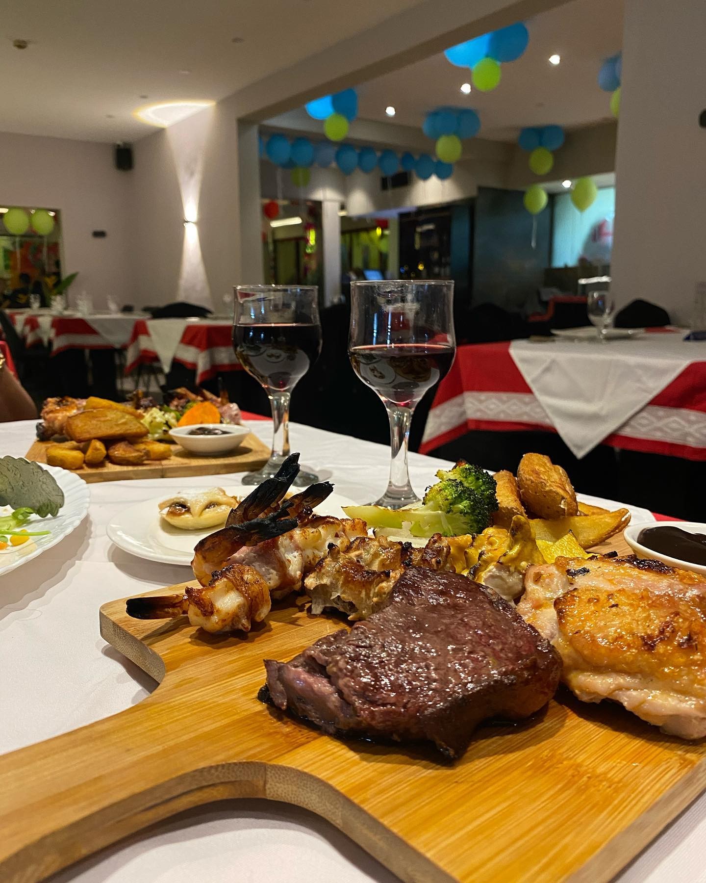 Food & Drinks