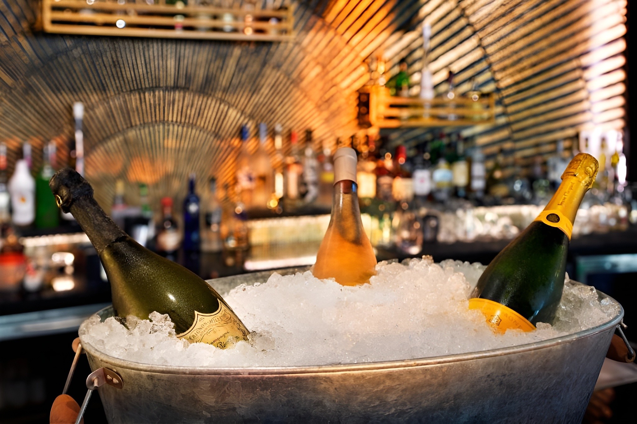 Xenia Bar and Lounge