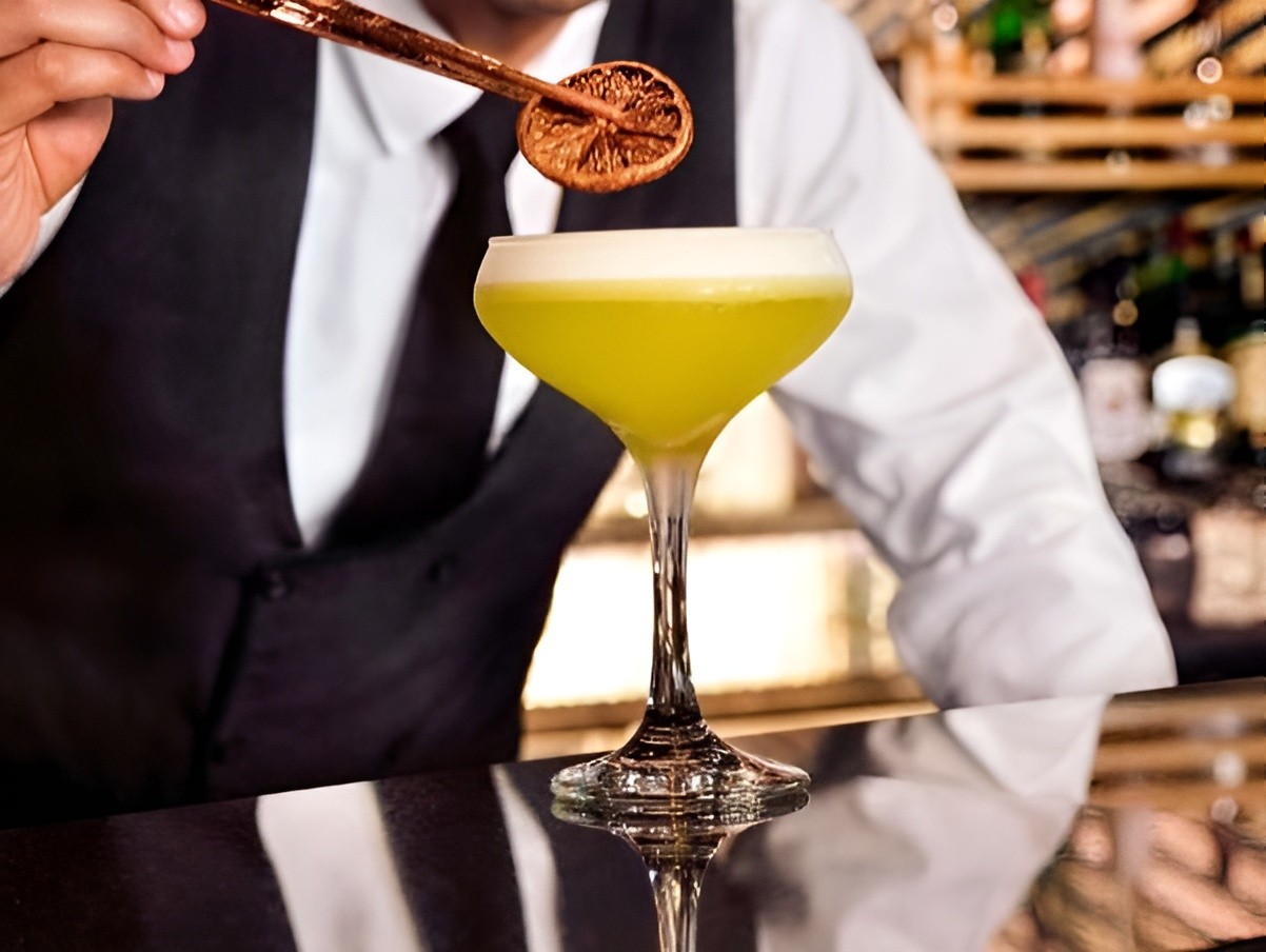 Xenia Bar and Lounge