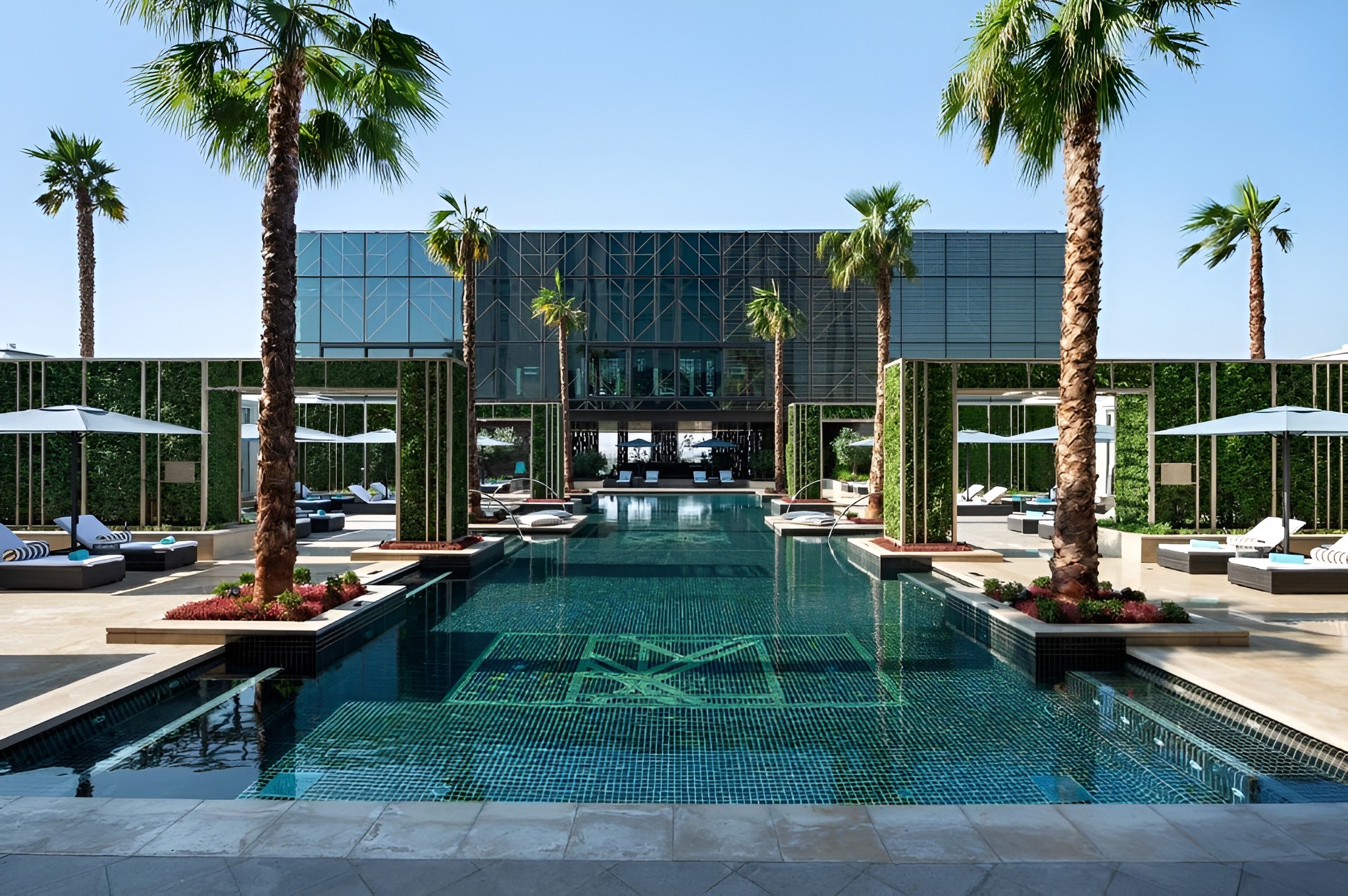 Oxio Poolside Lounge & Bar