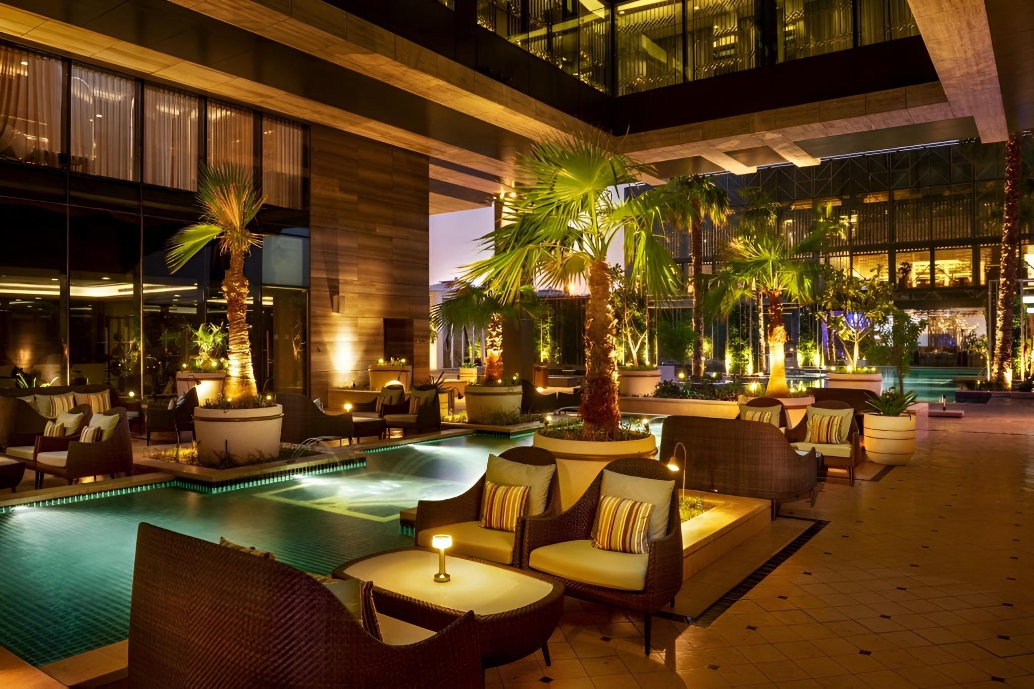 Oxio Poolside Lounge & Bar