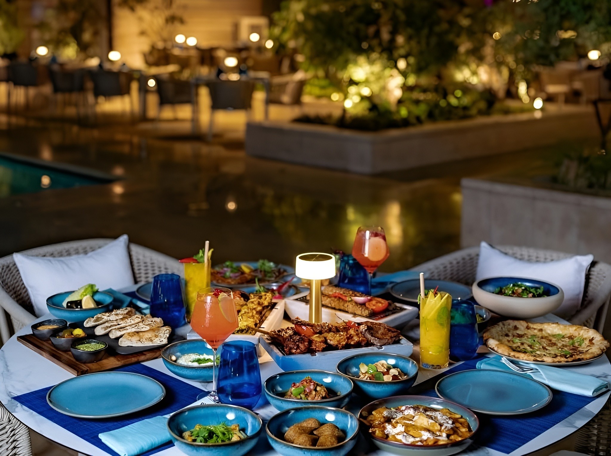 Oxio Poolside Lounge & Bar