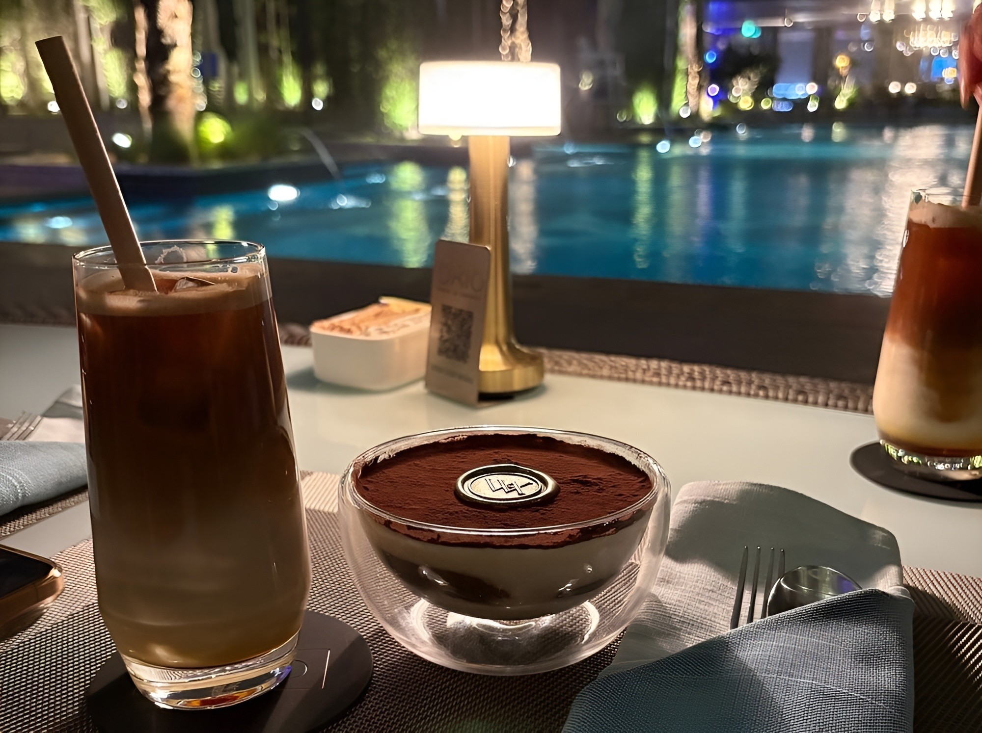 Oxio Poolside Lounge & Bar