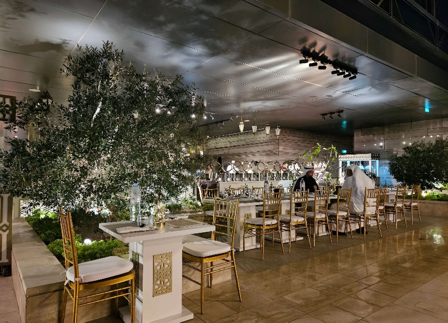 Oxio Poolside Lounge & Bar