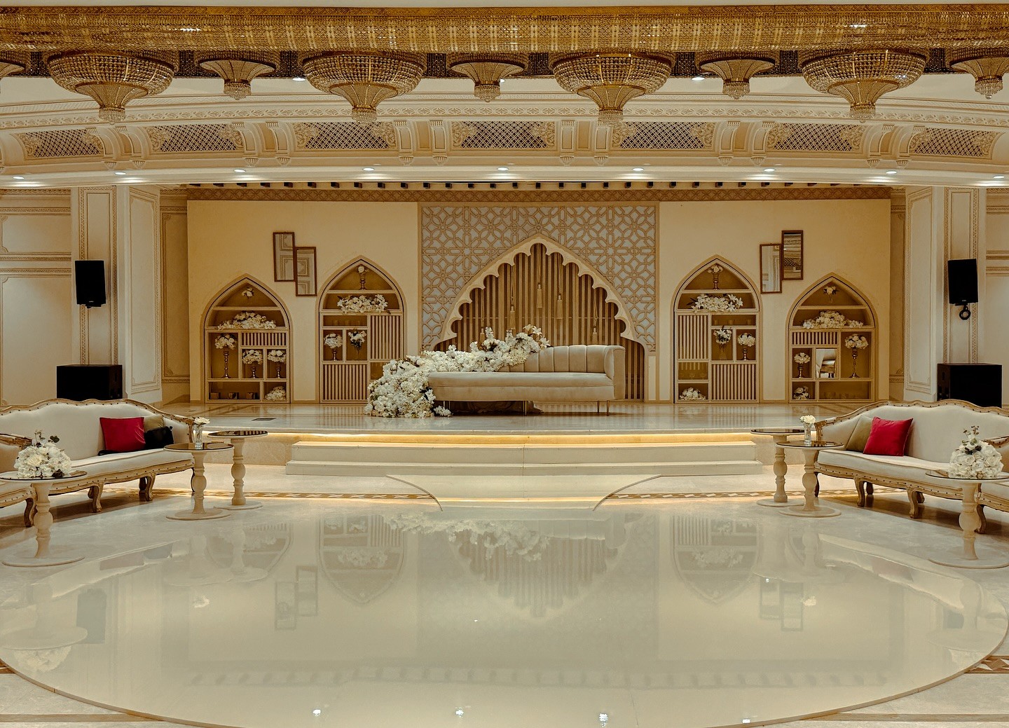 Al Qasr Hall Street Oman