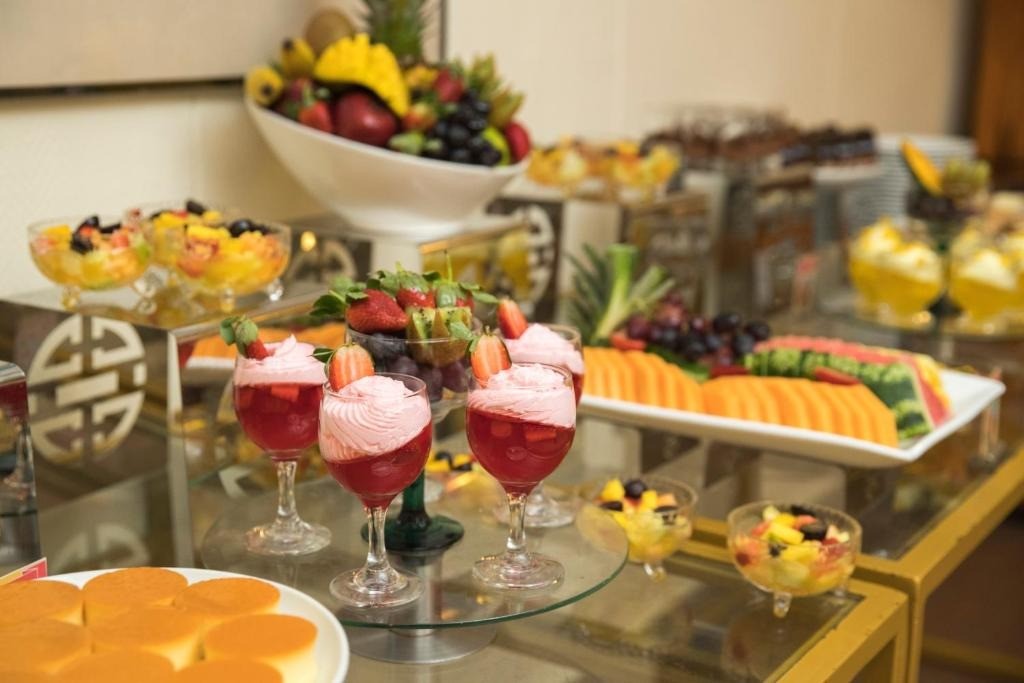 Food & Drinks