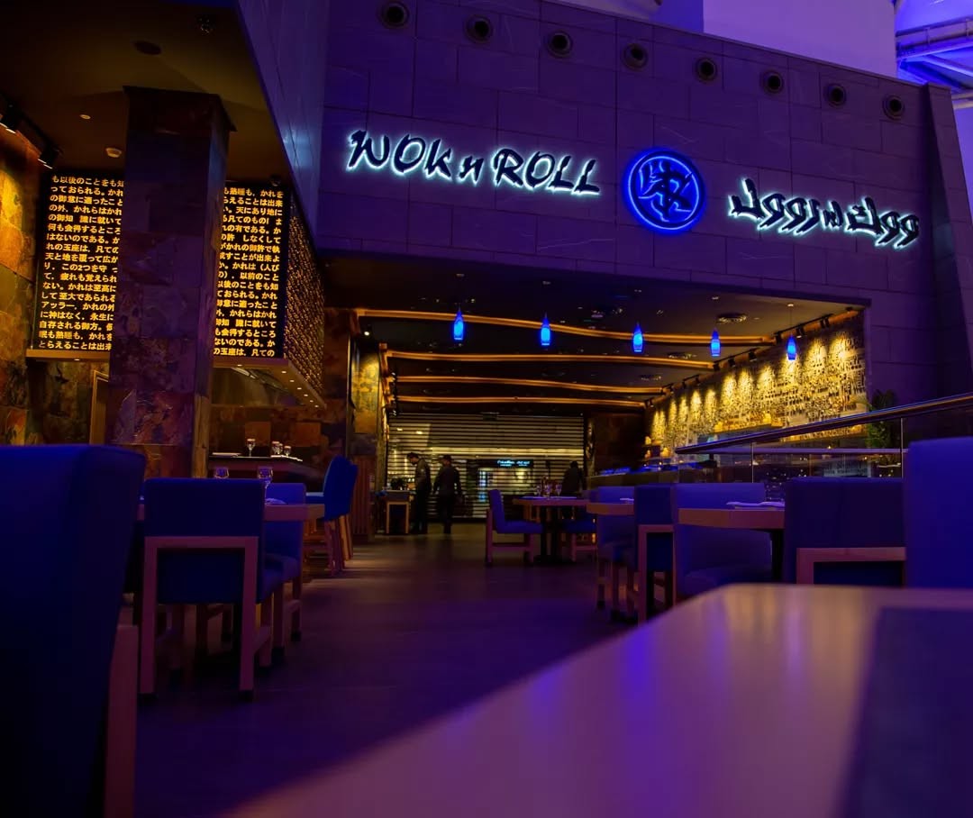 Wok n Roll Restaurant light Complex