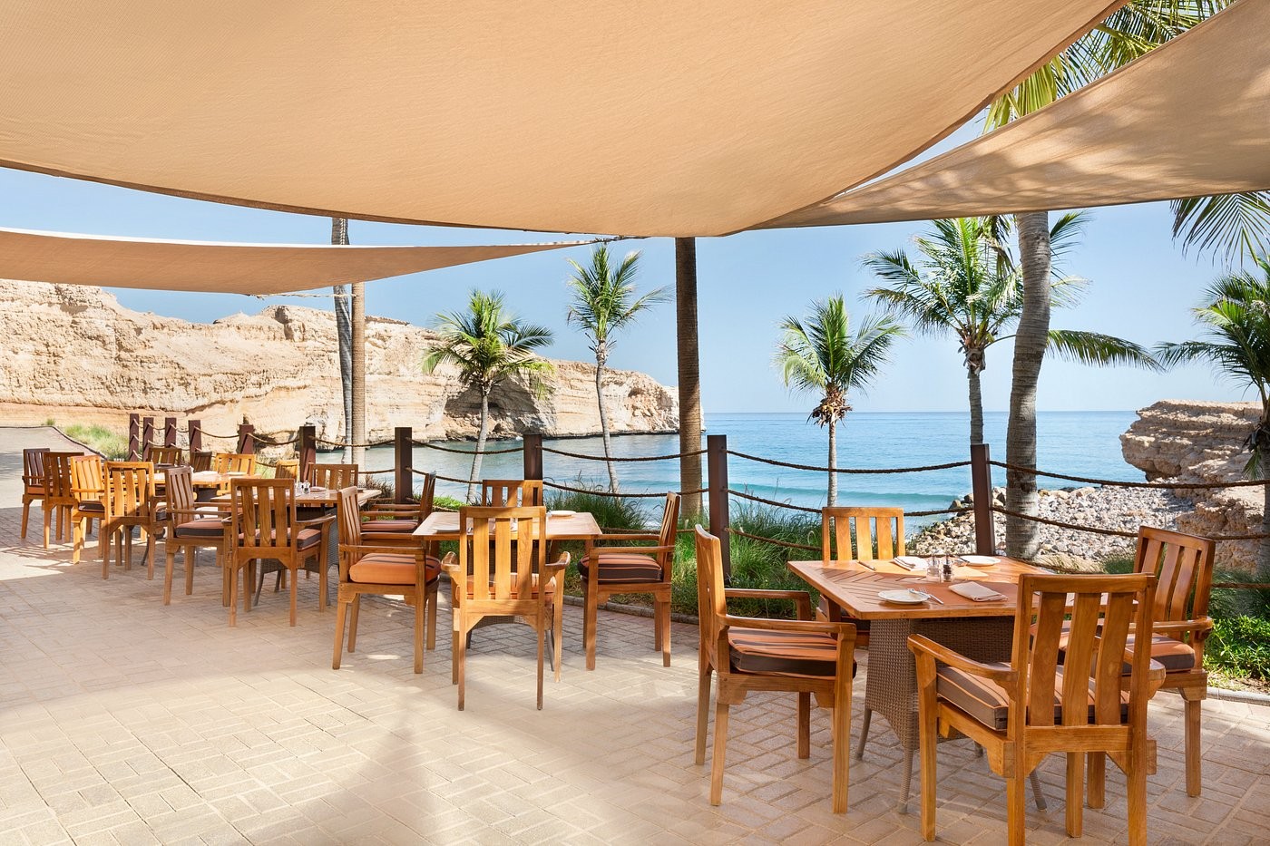 Mahhara Beach Bar