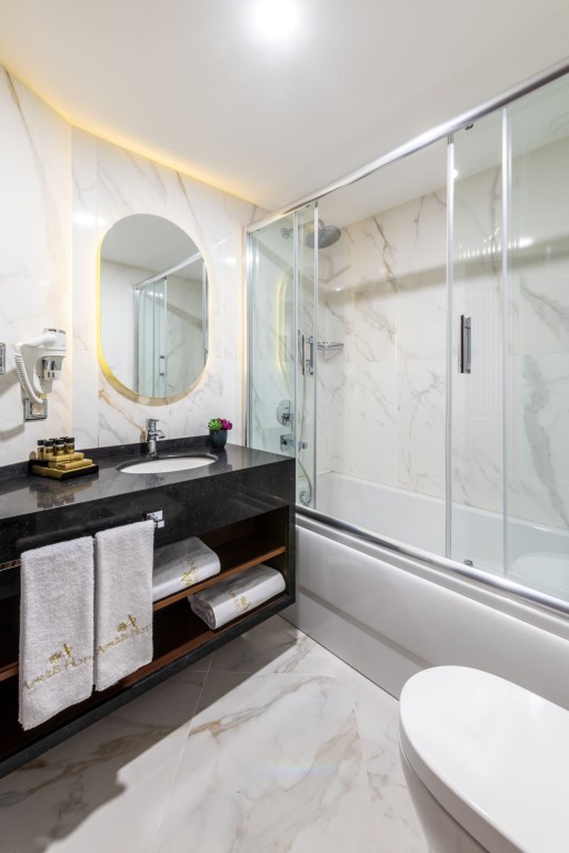 Aprilis Deluxe Hotel