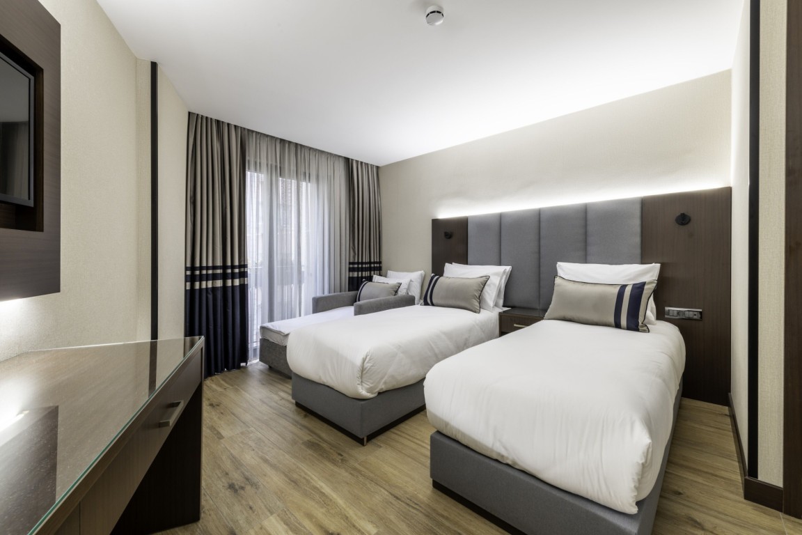 Aprilis Deluxe Hotel