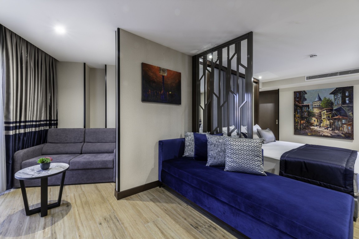 Aprilis Deluxe Hotel