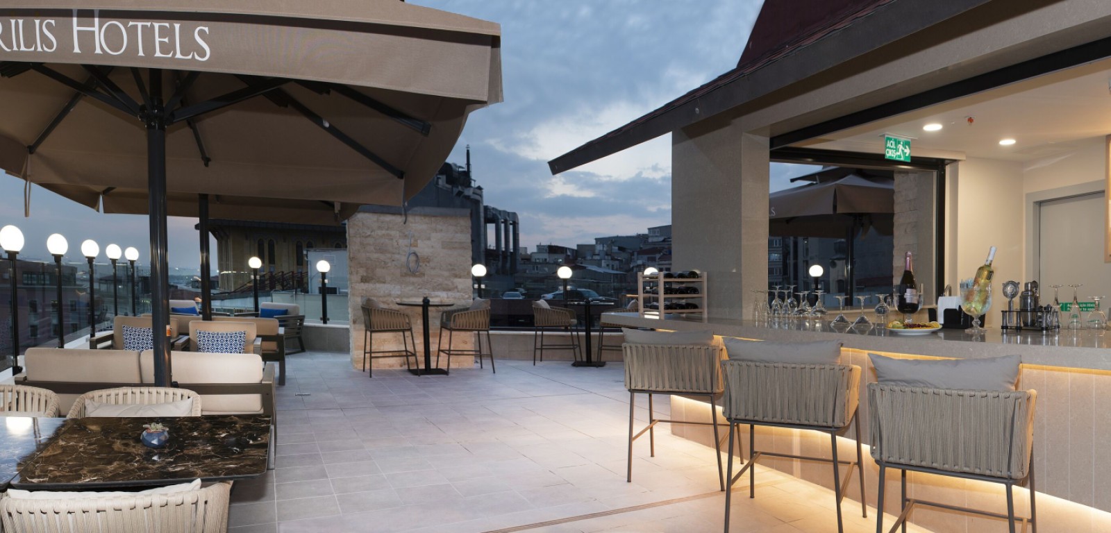 Aprilis Deluxe Hotel