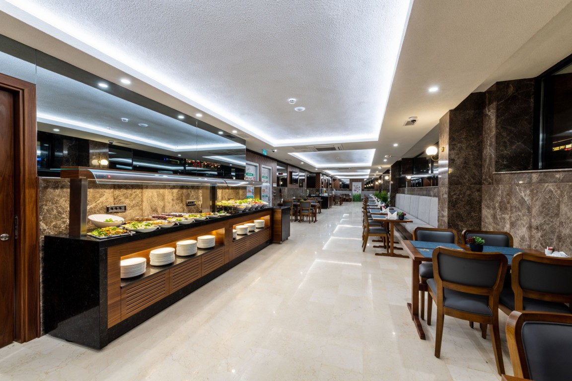 Aprilis Deluxe Hotel