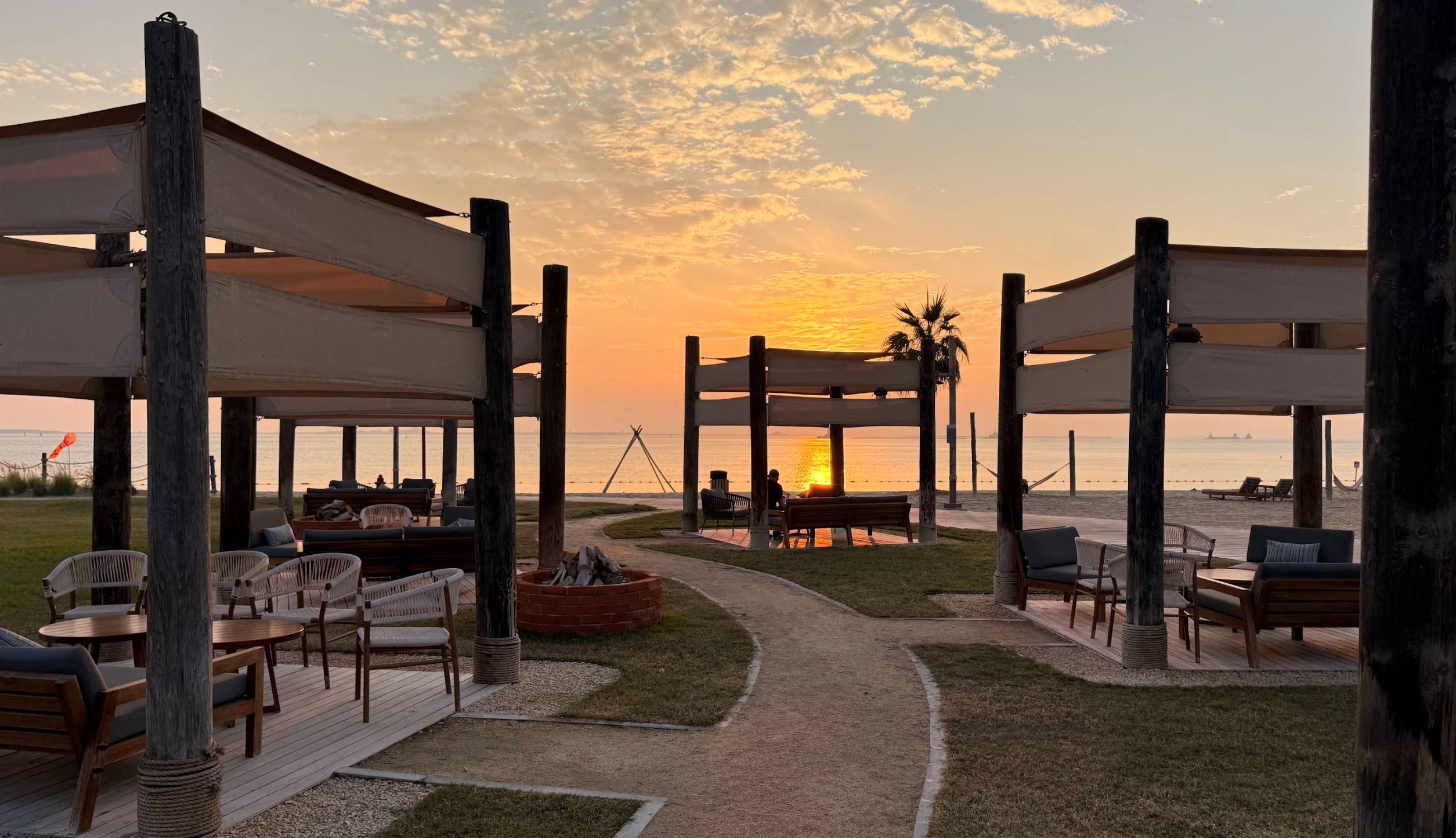 Bab Al Nojoum Hudayriyat Camp