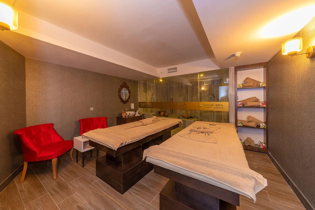 Euro Plaza Hotel