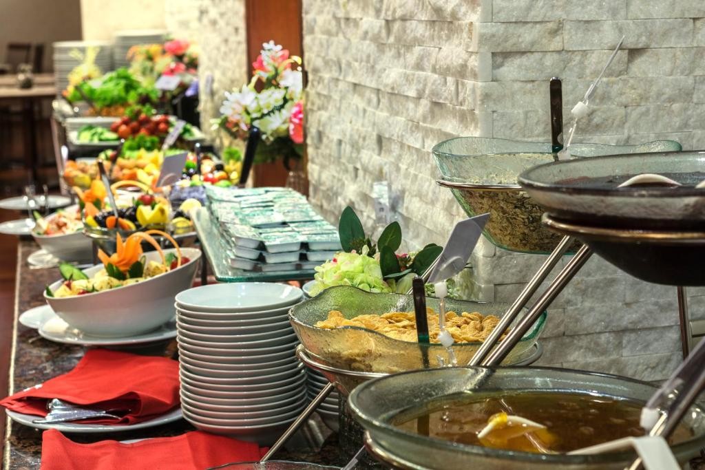 Food & Drinks