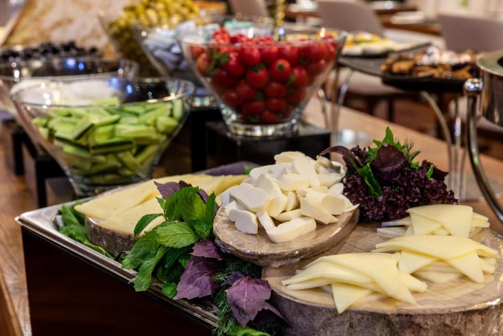 Food & Drinks