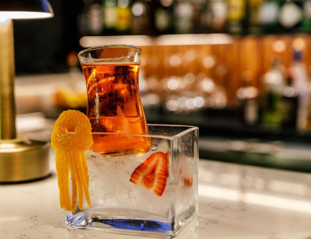 Food & Drinks