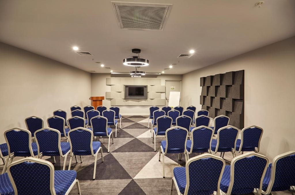 Holiday Inn Express Istanbul  Atakoy Metro
