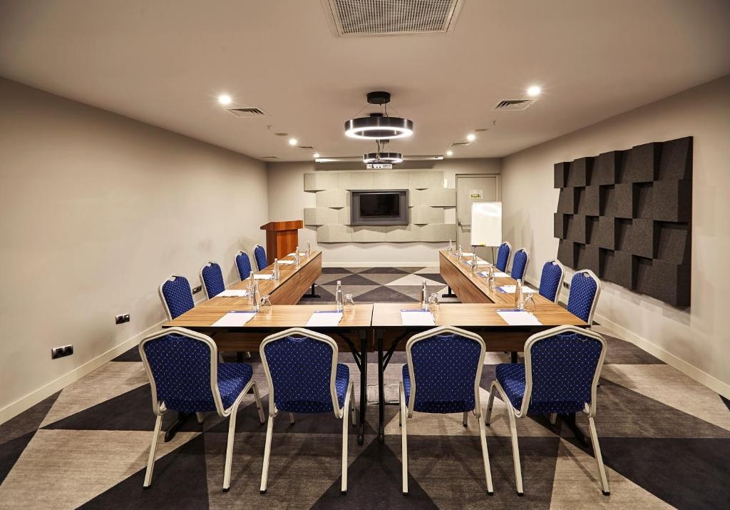 Holiday Inn Express Istanbul  Atakoy Metro