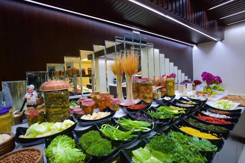 Food & Drinks