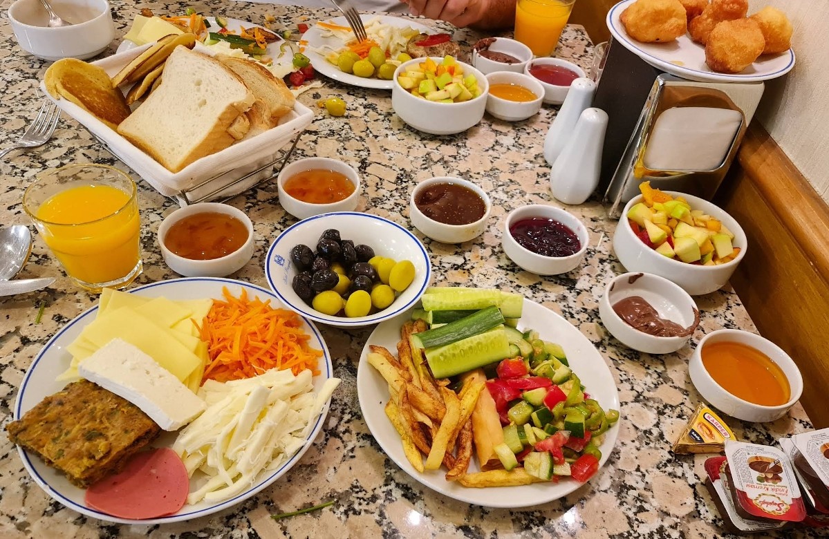 Food & Drinks