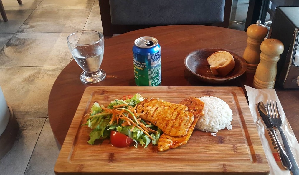 Food & Drinks