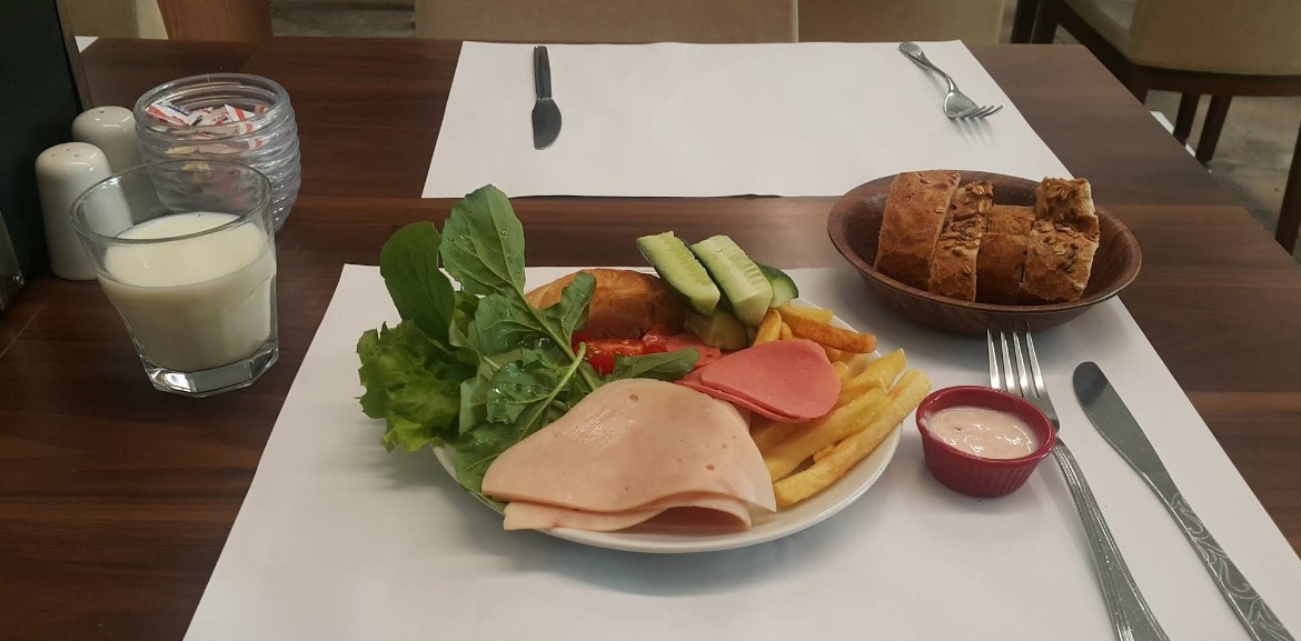 Food & Drinks