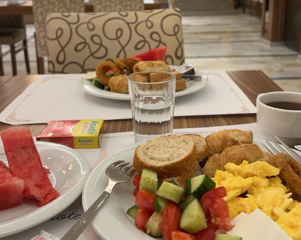 Food & Drinks