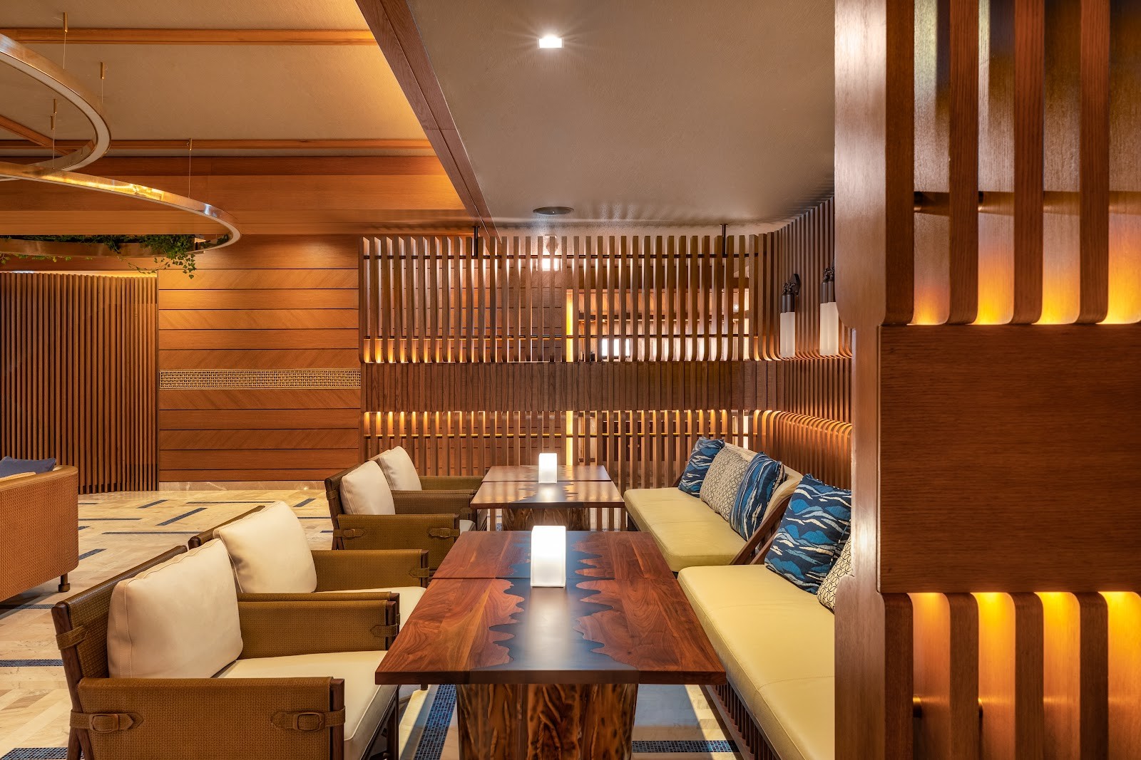 Raia Rooftop Restaurant & Lounge