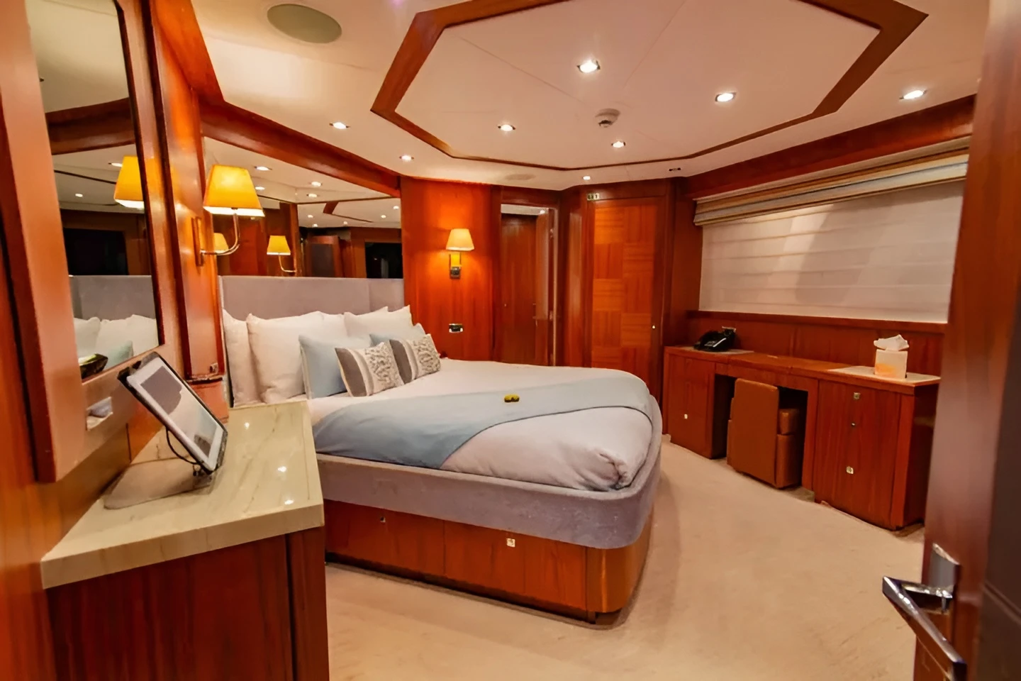 A 4 Encore  Yacht Dubai