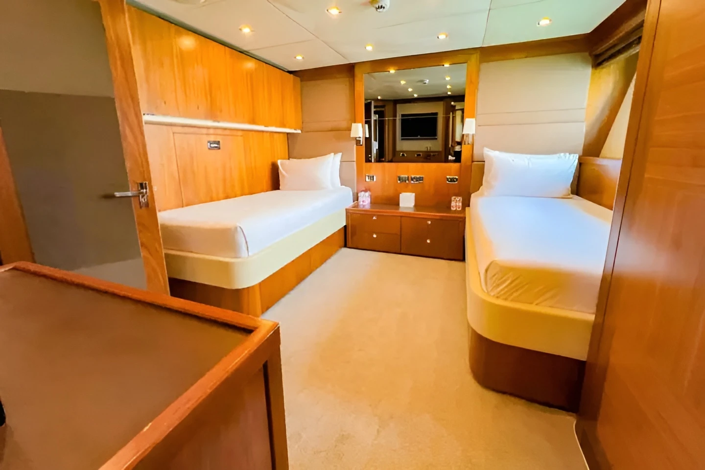 A 4 Encore  Yacht Dubai