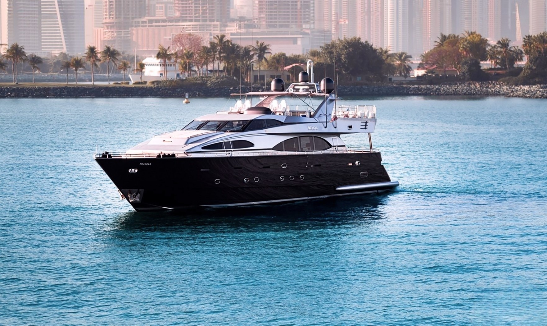 Azimut 100ft VERA Yacht Dubai