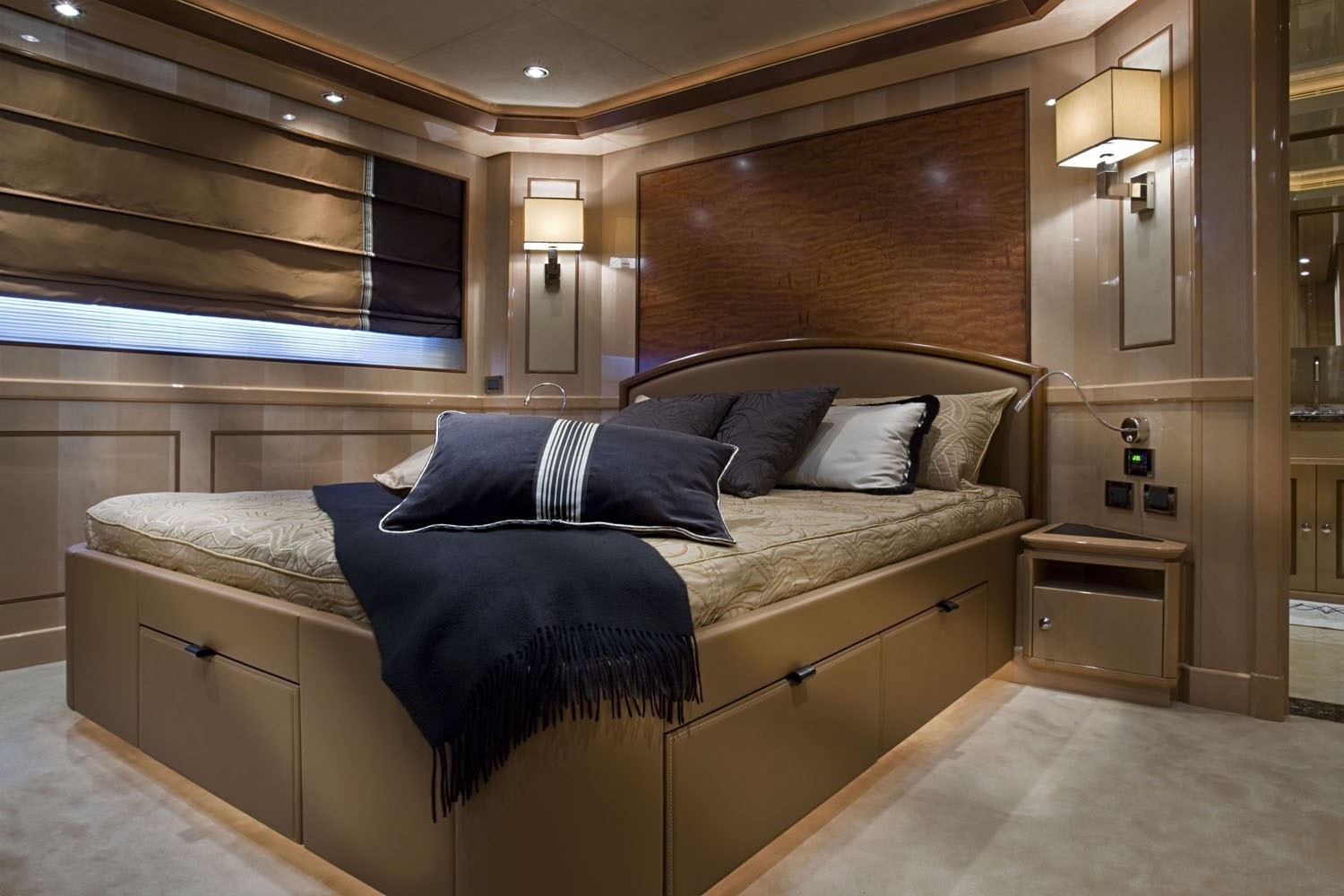 A 2 Behike Yacht Dubai