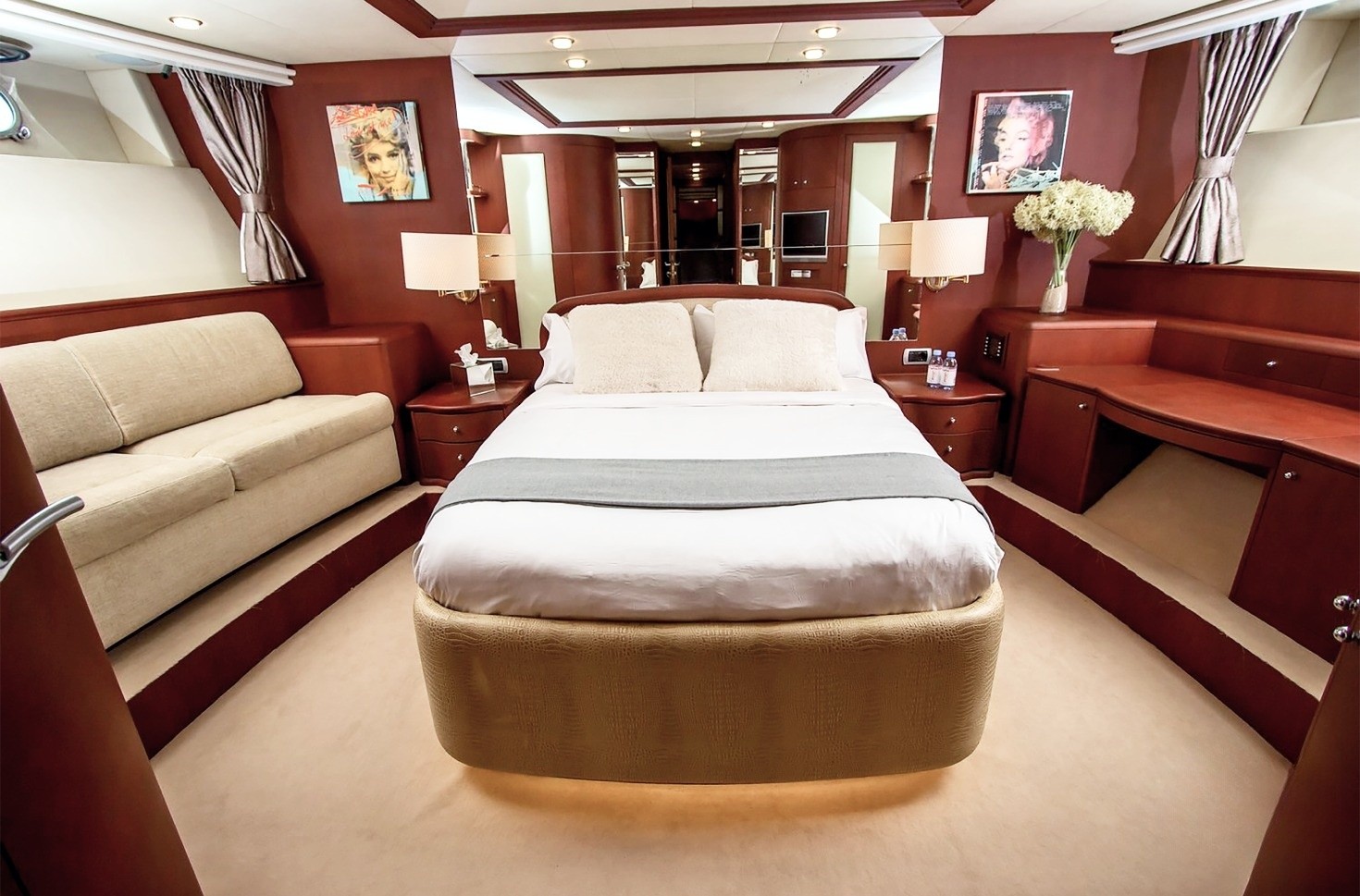 Azimut 100ft VERA Yacht Dubai